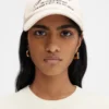 Baseballkeps med logotyp – säljs exklusivt online och i vår butik i London Baseballkeps med logotyp – säljs exklusivt online och i vår butik i London