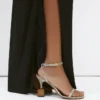 Bisou-sandaler Sandaler med geometrisk klack Bisou-sandaler Sandaler med geometrisk klack