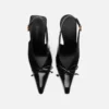 De höga Cubisto-slingback-skorna Slingback-pumps De höga Cubisto-slingback-skorna Slingback-pumps