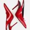 De höga Cubisto-slingback-skorna Slingback-pumps De höga Cubisto-slingback-skorna Slingback-pumps