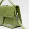 Den stora Bambino Crossbody-väskan med lock Den stora Bambino Crossbody-väskan med lock