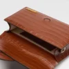 Den stora Bambino Crossbody-väskan med lock