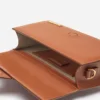 Den stora Bambino Crossbody-väskan med lock