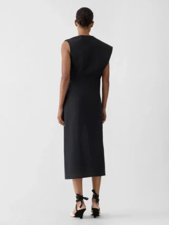 Drap-klänningen Asymmetrisk kolumnklänning