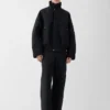 Gore-Tex-jackan JACQUEMUS + Nike 2-i-1 Gore-Tex-jacka – JACQUEMUS + Nike-samarbete Gore-Tex-jackan JACQUEMUS + Nike 2-i-1 Gore-Tex-jacka – JACQUEMUS + Nike-samarbete