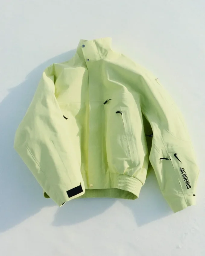 Gore-Tex-jackan JACQUEMUS + Nike 2-i-1 Gore-Tex-jacka – JACQUEMUS + Nike-samarbete Gore-Tex-jackan JACQUEMUS + Nike 2-i-1 Gore-Tex-jacka – JACQUEMUS + Nike-samarbete