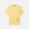 Hello Dubai-t-shirt Logot-shirt – säljs exklusivt online och i våra butiker i Förenade Arabemiraten Hello Dubai-t-shirt Logot-shirt – säljs exklusivt online och i våra butiker i Förenade Arabemiraten