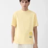 Hello Dubai-t-shirt Logot-shirt – säljs exklusivt online och i våra butiker i Förenade Arabemiraten Hello Dubai-t-shirt Logot-shirt – säljs exklusivt online och i våra butiker i Förenade Arabemiraten