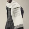 Jacquemus-scarf Scarf med logotyp och fransar Jacquemus-scarf Scarf med logotyp och fransar