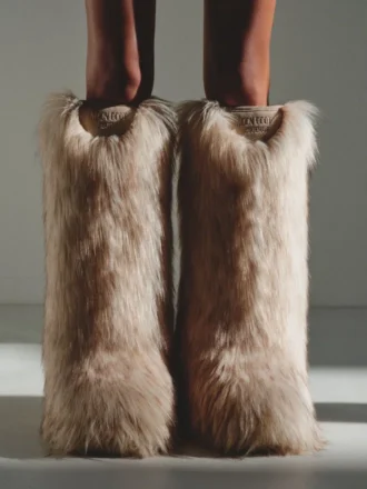 Jacquemus Yeti Moon Boot Höga stövlar i fuskpäls – i samarbete med Moon Boot