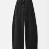 Jeans från Ovalo de-Nîmes Jeans med hög midja och kurvig passform Jeans från Ovalo de-Nîmes Jeans med hög midja och kurvig passform