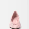 Låga Tourni-klackar Låga vridna pumps Låga Tourni-klackar Låga vridna pumps