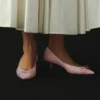 Låga Tourni-klackar Låga vridna pumps Låga Tourni-klackar Låga vridna pumps