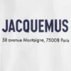Långärmad t-shirt med adressen till Montaigne Långärmad t-shirt med tryckt adress och logotyp – säljs exklusivt online och i vår butik i Paris Långärmad t-shirt med adressen till Montaigne Långärmad t-shirt med tryckt adress och logotyp – säljs exklusivt online och i vår butik i Paris