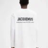Långärmad t-shirt med Londons adress Långärmad t-shirt med tryckt adress och logotyp – säljs exklusivt online och i vår butik i London Långärmad t-shirt med Londons adress Långärmad t-shirt med tryckt adress och logotyp – säljs exklusivt online och i vår butik i London