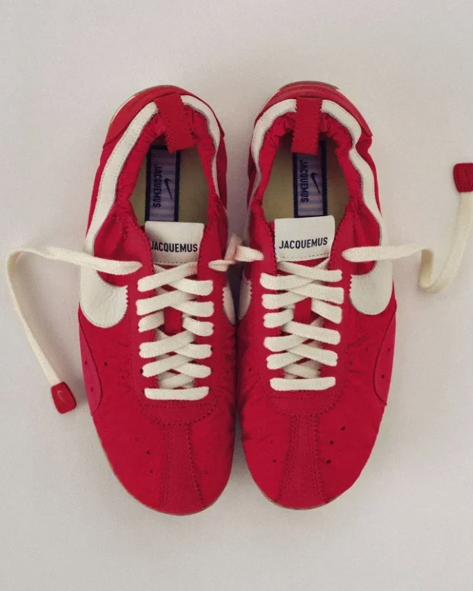 Moon Shoe Jacquemus + Nike Unisex Moon Shoes sneakers – samarbete mellan Jacquemus och Nike Moon Shoe Jacquemus + Nike Unisex Moon Shoes sneakers – samarbete mellan Jacquemus och Nike