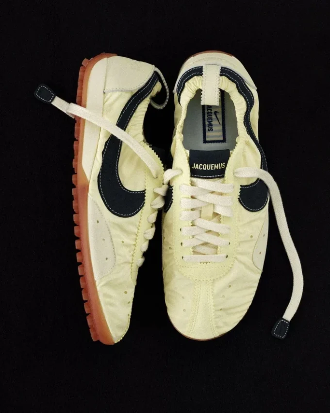 Moon Shoe Jacquemus + Nike Unisex Moon Shoes sneakers – samarbete mellan Jacquemus och Nike Moon Shoe Jacquemus + Nike Unisex Moon Shoes sneakers – samarbete mellan Jacquemus och Nike
