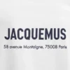 T-shirt med adressen Montaigne Kortärmad t-shirt med logotyp och adress – säljs exklusivt online och i vår butik i Paris T-shirt med adressen Montaigne Kortärmad t-shirt med logotyp och adress – säljs exklusivt online och i vår butik i Paris