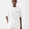 T-shirt med adressen till Bahamas Kortärmad t-shirt med logotyp och adress – säljs exklusivt online och i vår butik på Bahamas T-shirt med adressen till Bahamas Kortärmad t-shirt med logotyp och adress – säljs exklusivt online och i vår butik på Bahamas