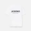 T-shirt med adressen till Dubai Kortärmad t-shirt med tryckt adress och logotyp T-shirt med adressen till Dubai Kortärmad t-shirt med tryckt adress och logotyp
