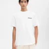 T-shirt med adressen till London Kortärmad t-shirt med logotyp och adress – säljs exklusivt online och i vår butik i London T-shirt med adressen till London Kortärmad t-shirt med logotyp och adress – säljs exklusivt online och i vår butik i London
