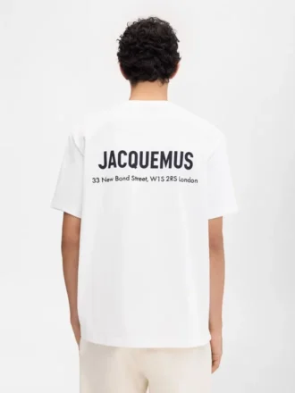 T-shirt med adressen till London Kortärmad t-shirt med logotyp och adress – säljs exklusivt online och i vår butik i London