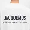 T-shirt med adressen till London Kortärmad t-shirt med logotyp och adress – säljs exklusivt online och i vår butik i London T-shirt med adressen till London Kortärmad t-shirt med logotyp och adress – säljs exklusivt online och i vår butik i London