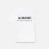 T-shirt med adressen till London Kortärmad t-shirt med logotyp och adress – säljs exklusivt online och i vår butik i London T-shirt med adressen till London Kortärmad t-shirt med logotyp och adress – säljs exklusivt online och i vår butik i London
