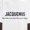 T-shirt med adressen till Los Angeles Kortärmad t-shirt med tryckt adress och logotyp – säljs exklusivt online och i vår butik i Los Angeles T-shirt med adressen till Los Angeles Kortärmad t-shirt med tryckt adress och logotyp – säljs exklusivt online och i vår butik i Los Angeles
