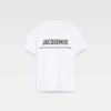 T-shirt med adressen till Los Angeles Kortärmad t-shirt med tryckt adress och logotyp – säljs exklusivt online och i vår butik i Los Angeles T-shirt med adressen till Los Angeles Kortärmad t-shirt med tryckt adress och logotyp – säljs exklusivt online och i vår butik i Los Angeles