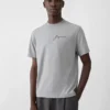 T-shirt med London Corgi-tryck Kortärmad t-shirt med logotyp – säljs exklusivt online och i vår butik i London T-shirt med London Corgi-tryck Kortärmad t-shirt med logotyp – säljs exklusivt online och i vår butik i London
