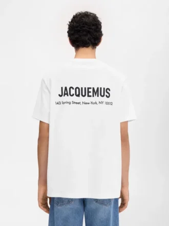 T-shirt med New York-adress Kortärmad t-shirt med logotyp och adress – säljs exklusivt online och i vår butik i New York