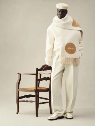 The Rond Carré-scarf Scarf med jacquardlogotyp